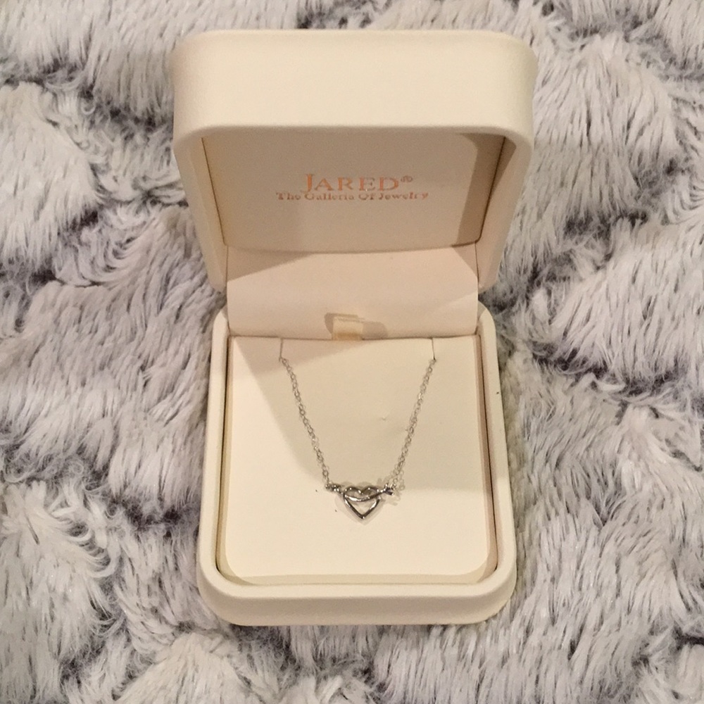 Brand new silver heart necklace